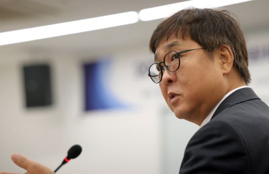 최휘영 문화체육관광부 장관이 22일 서울 종로구 국립현대미술관 서울관 회의실에서 열린 ‘2025년 상반기 문화체육관광부 노사협의회 및 단체교섭 상견례’에 참석해 인사말을 하고 있다. (사진=문체부 제공)