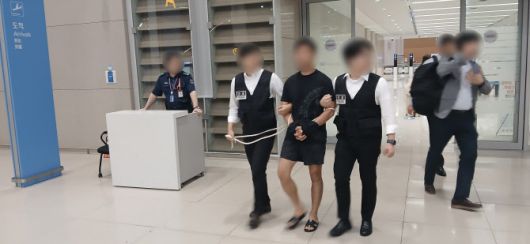 법무부는 지난 22일 오전 5시 5분 중국 국적의 남성 A 씨(34)를 태국 방콕에서 인천공항으로 송환했다. (사진=법무부)