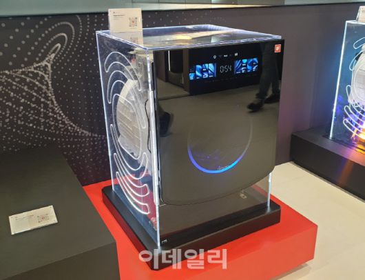 로보락의 올일원 세탁건조기 신제품 ‘제오 X’ 제품 이미지. (사진=이데일리 김응태 기자)