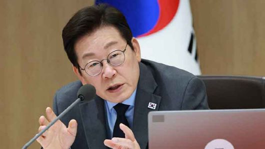 이재명 대통령이 지난 9일 서울 용산 대통령실에서 열린 국무회의에서 민생경제 회복안정 대책 토론을 하고 있다.(사진=대통령실통신사진기자단)