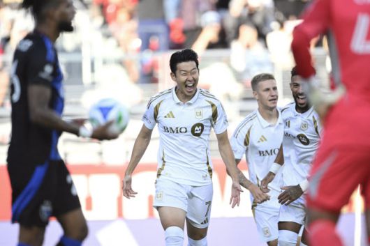 손흥민이 14일(한국시간) 미국 캘리포니아주의 리바이스 스타디움에서 열린 새너제이 어스퀘이크스와 MLS 정규리그 원정 경기에 선발 출전해 52초 만에 선제골을 터뜨린 뒤 기뻐하고 있다.(사진=AFPBBNews)