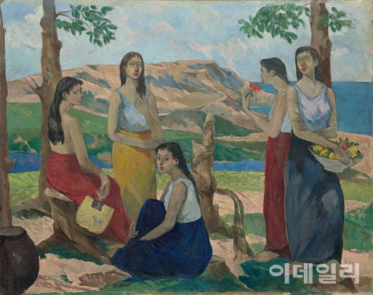 권옥연의 ‘양지’(1956). 초기의 작품세계를 보여준다. 서구인의 비례를 가진 다섯 명의 여인들이 제각기 다른 자세를 취하며 자연풍경을 배경으로 안정적인 구도를 이루고 있다. 그럼에도 인물이나 공간에 대한 표현은 다소 평면적이다. 일본 유학시절 접한 서구의 다채로운 미술사조 속에서 자신의 조형세계를 찾아가는 과정으로 보인다. 캔버스에 유화 물감, 153×193.5㎝. 국립현대미술관(이건희컬렉션) 소장.