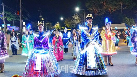 오는 12일까지 공주와 부여에서 열리는 ‘백제문화제’ 거리 퍼레이드 모습 (사진=공주시)