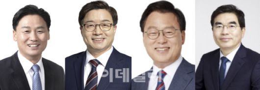 왼쪽부터 김영진 의원, 염태영 의원, 박광온 전 의원, 양기대 전 의원.(사진=국회)
