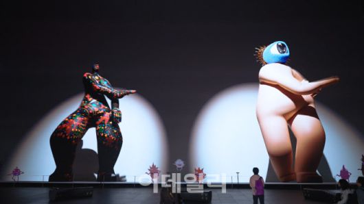 런던 아우터넷에 공개된 ‘플로우, 데어에프터’ (사진=디스트릭트)