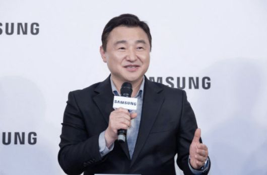 노태문 삼성전자 DX부문장 사장이 지난해 9월(현지시간) 독일 베를린 IFA 2025 현장에서 열린 국내 기자간담회에서 기자들의 질문에 답변을 하고 있다. (사진=삼성전자)