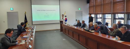 이수동 울산대 교수가 주제발표를 하고 있다.(사진=이데일리 강민구 기자)