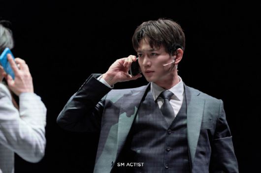 연극 '랑데부' 출연 모습(사진=SM엔터테인먼트)