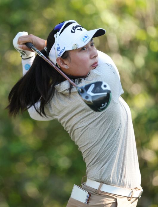 드라이버 티샷 날리는 지노 티띠꾼.(사진=AFPBBNews)