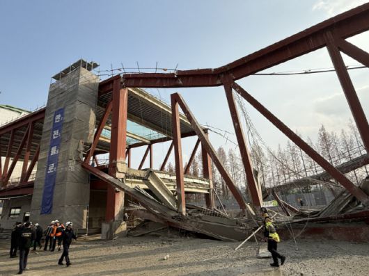 11일 오후 1시 58분쯤 광주 서구 치평동(상무지구)의 광주대표도서관 공사 현장에서 레미콘 타설 중 붕괴 사고가 발생했다. 사진은 사고 현장 모습. (사진=뉴스1)