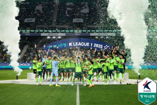 지난해 강등권까지 추락했던 프로축구 K리그1 전북 현대는 4년 만에 다시 정상에 올랐다. 사진=한국프로축구연맹