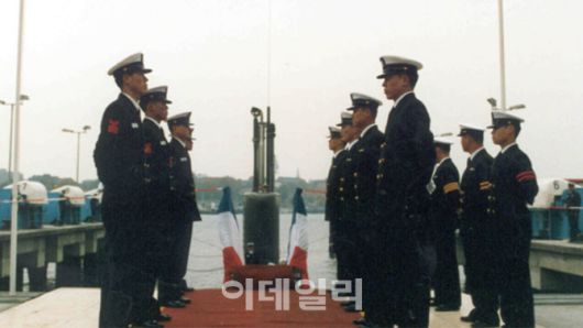 1992년 10월 14일 독일 HDW 조선소에서 장보고함 인수식이 열리고 있다. (사진=해군)