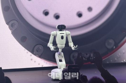 LG전자의 홈로봇 ‘클로이드’.(사진=LG전자)