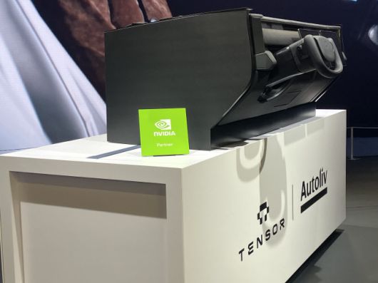 자동차 안전기술 기업 오토리브와 자율주행 기업 텐서의 CES 2026 부스에 걸린 ‘엔비디아 파트너’ 마크(사진=정병묵 기자)