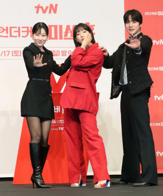 배우 하윤경(왼쪽부터)과 박신혜, 조한결(사진=뉴스1)