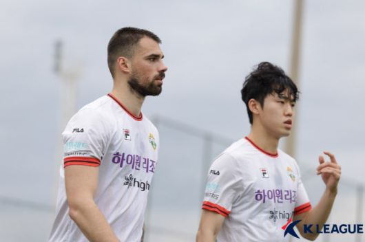 지난해 튀르키예 전지훈련에서 유럽 현지 팀과 연습 경기를 하는 강원FC의 모습. 사진=한국프로축구연맹