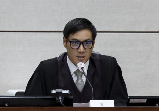 백대현 부장판사가 지난 9월 26일 서울 서초구 서울중앙지방법원에서 열린 윤석열 전 대통령에 대한 ‘특수공무 집행 방해, 직권남용 권리행사 방해 혐의’ 재판에서 발언하고 있다. (사진=뉴시스)