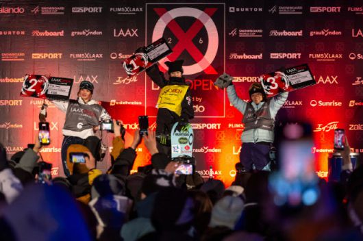 가운데 최가온(사진=AP/뉴시스)