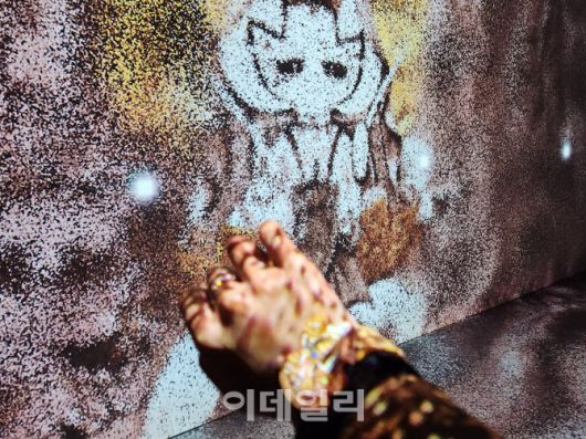 미디어아트와 상호작용을 제공하는 쿠키런: 킹덤 아트 콜라보 프로젝트 특별전 - 위대한 왕국의 유산’ 스페셜 티켓(사진=안유리 기자)