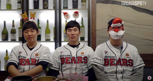 2019시즌이 끝나고 베어스포티비에 출연한 90 트리오. 오른쪽은 박건우다. / 베어스포티비