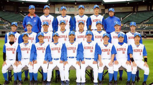 에드먼턴 세계선수권 대표팀 사진. 9번이 정수빈, 16번이 허경민, 7번이 박건우다. /조선일보DB