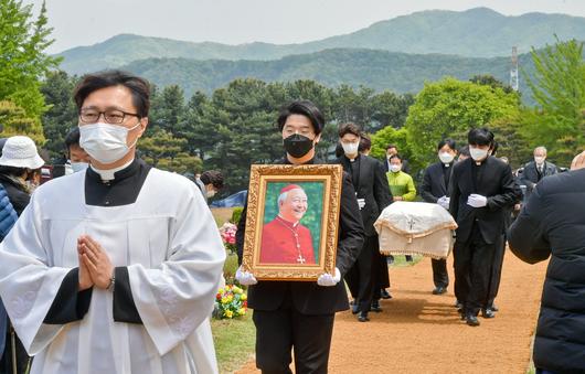 조선일보