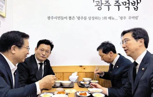 조선일보