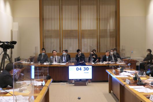 11일 뉴욕 주유엔한국대표부에서 열린 국회 외통위 국정감사. 증인석의 앞줄 왼쪽에 장원삼 뉴욕총영사와 오른쪽 조현 유엔대사가 앉아있다. /유엔대표부