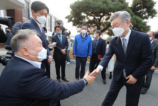 조선일보