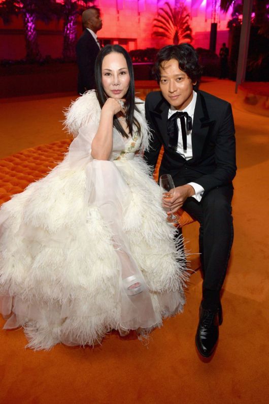 LAMCA 아트+갈라 행사에서 에바 차우와 배우 강동원/LACMA