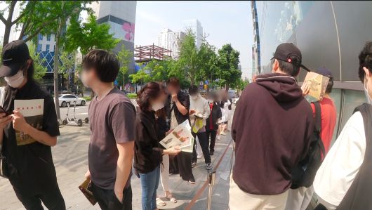 20일 오전 서울 신사동 유니클로 매장 앞. /스튜디오광화문 이예은 PD