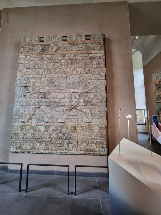 루브르 박물관. 다리우스의 사자상 - 아케메네스 페르시아 제국 (기원전 559년~330년)과 그에 영감을 받은 바쉐론 콘스탄틴 시계가 단 하루 함께 전시됐다. /최보윤 기자