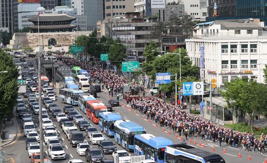 조선일보