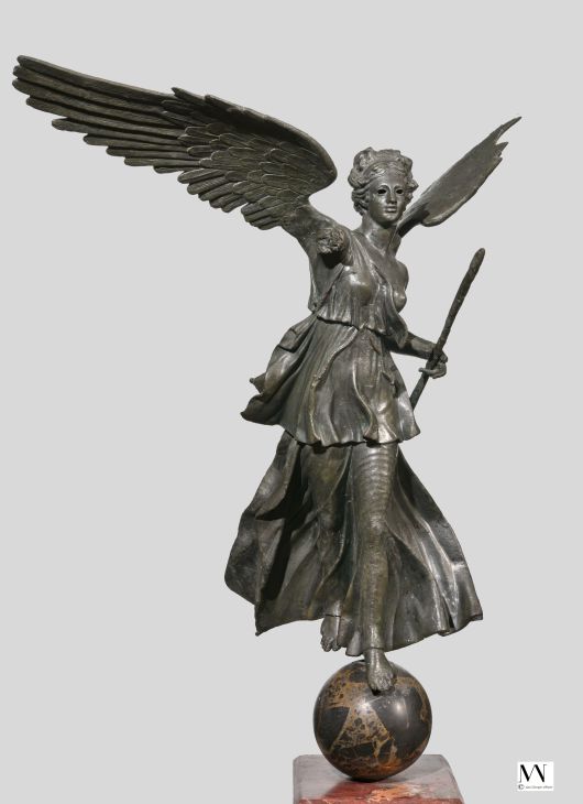 ‘날개 달린 니케’. 65×47×47㎝. 폼페이에서 발견된 청동 조각을 20세기 초에 복제.