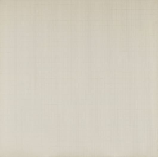 아그네스 마틴, '나무'(1964). 사진에는 잘 담기지 않지만 가까이서 직접 보면 수없이 그린 선과 격자 무늬가 드러난다. 작가는 한 인터뷰에서 "처음 그리드를 그렸던 당시 우연찮게 나무의 순수함을 생각하고 있었고, 그러다 이 격자무늬가 머릿속에 떠올랐다. 나는 그게 순수함을 나타낸다고 생각했고 만족스럽다"고 말했다. 캔버스에 아크릴, 연필, 190.5 x 190.5 cm, 리움미술관 © Estate of Agnes Martin  Artists Rights Society (ARS), New York – SACK, Seoul /솔올미술관