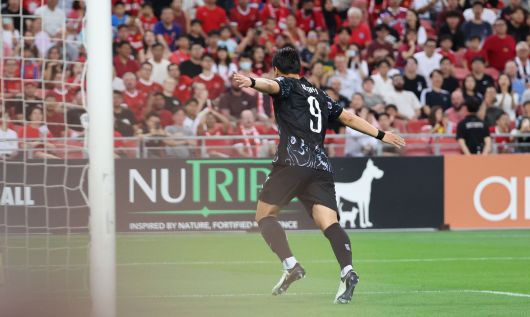 6일(현지시각) 싱가포르 국립경기장에서 열린 2026 북중미 월드컵 아시아 2차 예선 조별리그 C조 5차전 한국과 싱가포르의 경기. 전반전 팀 두번째 골을 넣은 주민규가 세리머니를 하고 있다. /연합뉴스