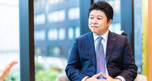 아소 다로 일본 집권 자민당 최고고문의 아들 아소 마사히로. 아소 최고고문이 정계를 은퇴하면 그의 후쿠오카 지역구를 물려받을 가능성이 크다./eikokuya.co.jp