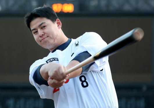 한화이글스 노시환 선수가 15일 오후 대전 한밭야구장 한화이글스 베이스볼파크에서 스윙 포즈를 취하고 있다. /신현종 기자