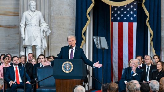 도널드 트럼프 미국 대통령이 20일 미 의회 의사당 중앙홀에서 진행된 47대 대통령 취임식에서 연설을 하고 있다./AP 연합뉴스