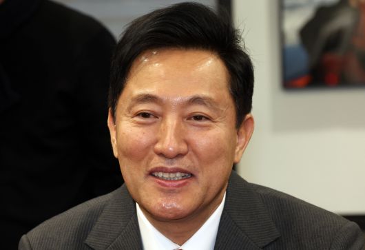 오세훈 서울시장이 지난 4일 오후 서울 서초구 영포빌딩에서 이명박 전 대통령을 예방, 발언하고 있다./뉴스1