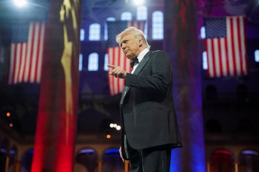 미국 워싱턴 DC 국립건축박물관에서 8일 열린 공화당의회의원회(NRCC) 만찬 행사에 참석한 도널드 트럼프 미 대통령. /로이터 연합뉴스