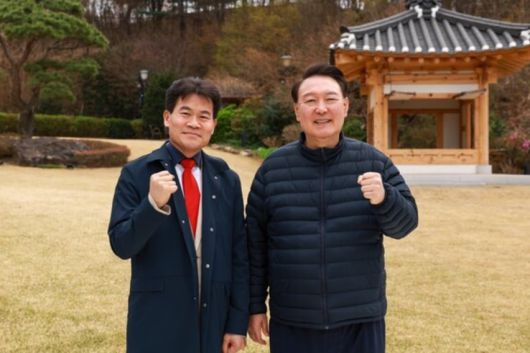 한국사 강사 전한길씨가 관저에서 윤석열 전 대통령을 만났다. /전한길 뉴스