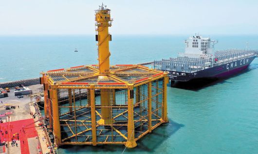 중국이 서해 '잠정조치수역'에 만든 해상 구조물. 각각 직경 70m, 높이 71m 이상의 철골 구조물이다. 여야는 중국 정부에 강한 유감을 표하며 "해양 주권을 침해하는 행위를 중단하라"고 했다. /신화통신