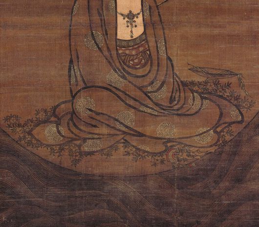 '수월관음도' 아랫부분 세부 모습. 옷주름선에도 굵은 먹선을 사용했고, 관음보살 아래 흐르는 물결도 모두 먹선이다. /가나아트