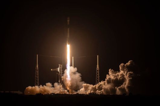 국방부와 방위사업청은 지난달 22일 오전 9시 48분경 우리 군 정찰위성 4호기가 미국 케이프 커내버럴 우주군 기지에서 성공적으로 발사되었다고 밝혔다.사진은 군 정찰위성 4호기 발사 직후 모습. /국방부