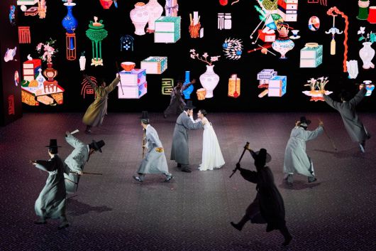 창작 초연작 '단심'은 심청전을 모티브로 심청의 내면을 현대적인 감각을 더해 재해석했다. 정구호 연출가는 “심청은 다양한 장르와 해석 속에서 끊임없이 재창조돼 온 인물이다. '단심'은 기존에 강조된 효의 일면을 넘어서 심청의 내면에 더 깊이 다가가고자 한다”고 했다. /국립정동극장