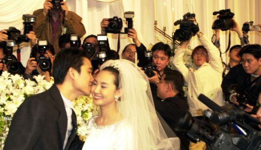 2000년 가수 김태욱과 배우 채시라의 결혼식 /조인원 기자