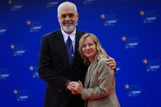 라마 총리와 멜로니 총리. /AFP 연합뉴스