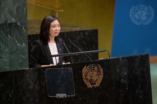 20일 미국 뉴욕 유엔본부에서 열린 북한인권 관련 총회 고위급 회의에서  탈북민 김은주씨가 북한 인권 상황을 증언하고 있다./UN