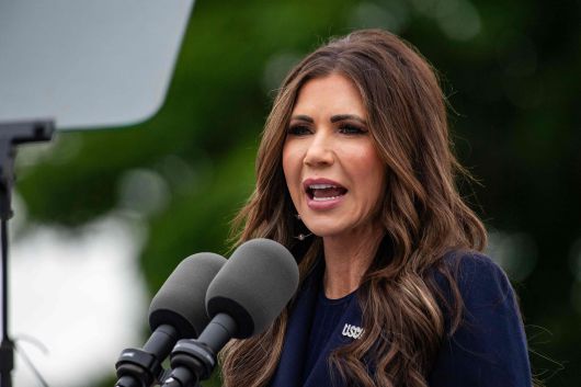 크리스티 노엄 국토안보부 장관은 22일 하버드 대학교의 유학생 등록 자격을 박탈한다고 밝혔다./AFP 연합뉴스